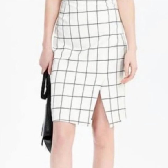 Banana Republic Dresses & Skirts - Banana Republic Pencil Skirt With Slit Window Pane